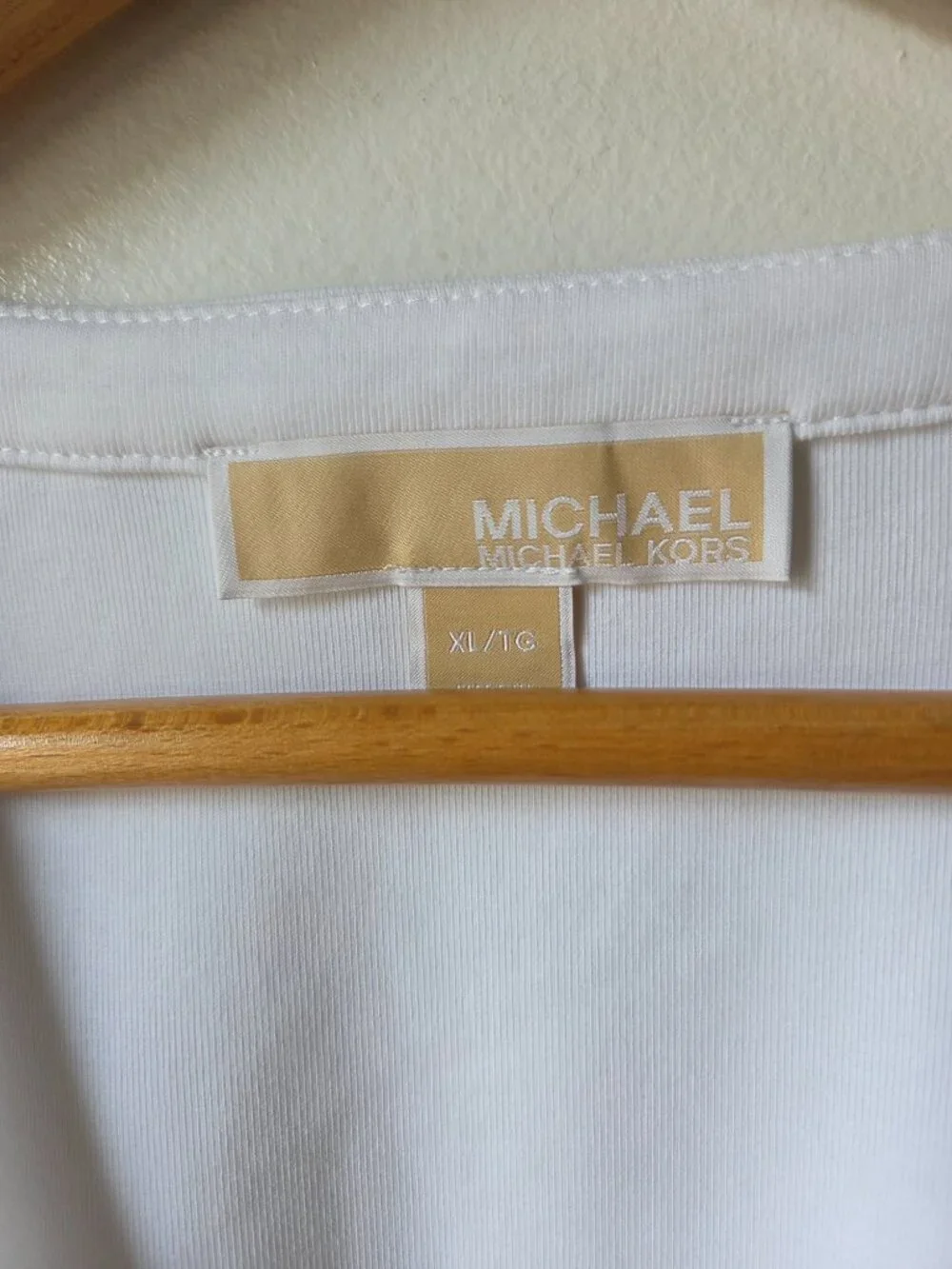 LIKE NEW NEVER WORN MICHAEL KORS WHITE V NECK ZIPPED TEE COTTON BLEND SIZE XL